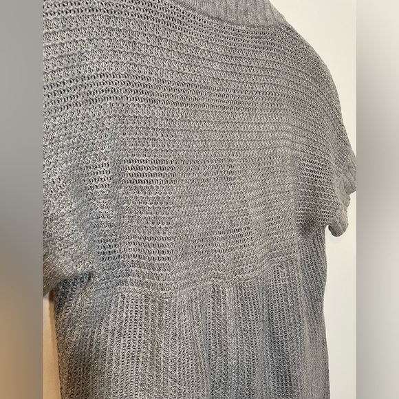 Athleta Sweater Short Sleeve Snap Button Cardigan Y2K Gray Knit Medium Eco EUC - Picture 7 of 11